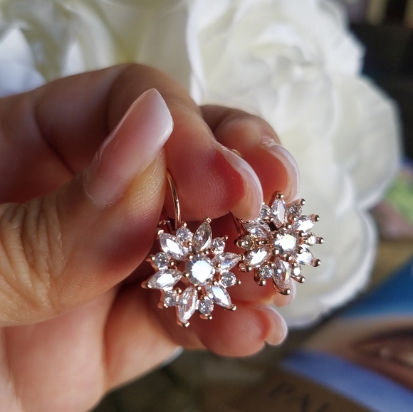 Swarovski Jewelry - Swarovski Elements Rose Gold Flower Drop Earrings NEW